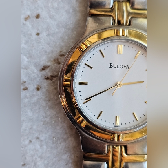 Bulova Infinity Collection wristwatch, two-tone. Unisex EUC! - Picture 8 of 16